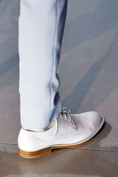 Look 10
